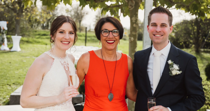 Freie-Trauung-Claudia und Brautpaar