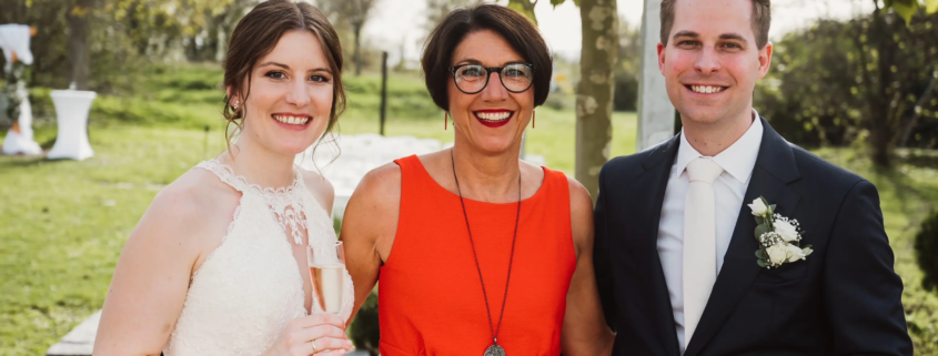 Freie-Trauung-Claudia und Brautpaar